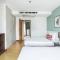 Evergreen Place Siam by UHG