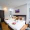 Flower Hotel