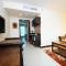 Boss Suites Nana Hotel