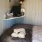 Pen-Rhos luxury glamping "Cuckoo's Nest" - 兰德林多德威尔斯