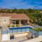 Villa Olivia - Jasenice, with swimming pool and jacuzzi