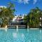 Royal Glitter Bay Villas - Saint James