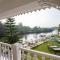 Stone Wood Riverfront Resort, Siolim