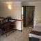 Bay Village Tropical Retreat & Apartments