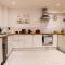 Cavernous open plan town house in st Leonards