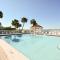 TWO Bedroom TWO Bath Family Condo - Sleeps Four - Unit B - Private Beach - سانت بطرسبرغ