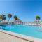 TWO Bedroom TWO Bath Family Condo - Sleeps Four - Unit B - Private Beach - سانت بطرسبرغ