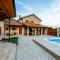 VILLA CASTRA