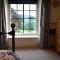 Plas yn Yale with mountain views from all windows - ريكسهام