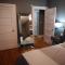 Room with King Bed in Shared 3 Bedroom Downtown - Montréal