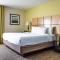 Candlewood Suites Overland Park W 135th St, an IHG Hotel - Overland Park