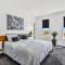 CONROE EXECUTIVE TOWNHOUSE - MODERN & STYLISH