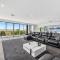 CONROE EXECUTIVE TOWNHOUSE - MODERN & STYLISH