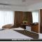 Shikin Hotels (Close to Palm Beach Road) - 纳威孟买
