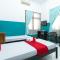 RedDoorz Syariah near Alun Alun Magelang Bayeman - 马格朗