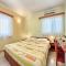 Apartments & Rooms Ruzmarin