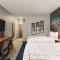 La Quinta Inn & Suites by Wyndham College Station North