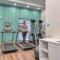 Holiday Inn Express Hotel and Suites Lincoln Airport by IHG