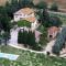 Room in farmhouse near san gimignano