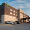 Holiday Inn Express & Suites Kingdom City by IHG