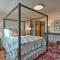 Adobe House with Patio - Walk to Dtwn Plaza and Shops!
