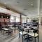 Holiday Inn & Suites Peoria at Grand Prairie by IHG