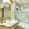 City Seasons Hotel & Suites Muscat