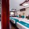 Sunlight Boutique Cruise - Cat Ba island