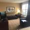 LoneStar Suites