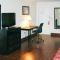 Econo Lodge Inn & Suites West - Energy Corridor