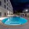 Holiday Inn Express & Suites Memphis Arpt Elvis Presley Blv by IHG