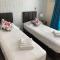 Contemporary & Homely Penthouse, 2 mins walk from Cambridge Station, lift access, secured gated on-site parking, self check-in, SUPER Fast WIFI, Terrace & Sleeps 6