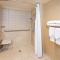 Holiday Inn Springdale-Fayetteville Area by IHG