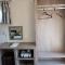 Corner House Hotel Gatwick with bookable Holiday parking