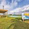 1 Mi to Surfside Beach BBQ-Ready Home in Freeport