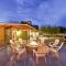Lovely Phoenix Home with Expansive Patio and Fire Pit! - 凤凰城
