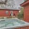 August Schmidt Fredericksburg Cottage with Hot Tub - 弗雷德里克斯堡