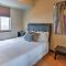 Lake Chelan Manson Bay Condo with Pool Access!