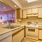 Pet-Friendly Beech Mountain Condo Walk to Slopes - بيتش ماونتن