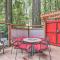 Redwoods Cabin with Hot Tub Walk to Russian River! - Guerneville