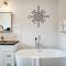 Distinctive Hamptons Home with Pool Near Bay, Ocean - Хемптон-Бейс