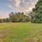 Walk to White River Home with Deck in Flippin!