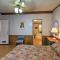 Utopia Family Home with Mountain Viewing Deck! - Utopia
