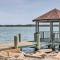 Chincoteague Townhome with Pony Views from Deck! - تشينكوتيج