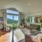 Luxury Lodge on 45 Acres Patio, Deck and Views!