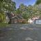 1 Mi to Lake Wallenpaupack Pocono Mountain Home! - Greentown