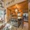 Remodeled Crestline Retreat Walk to Lake Gregory!