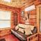 Log Cabin Studio in Sevierville with Deck and Hot Tub! - 赛维尔维尔