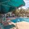 Chic St Simons Townhome with Patio and Pool Access! - Island Retreat