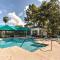 Chic St Simons Townhome with Patio and Pool Access! - Island Retreat